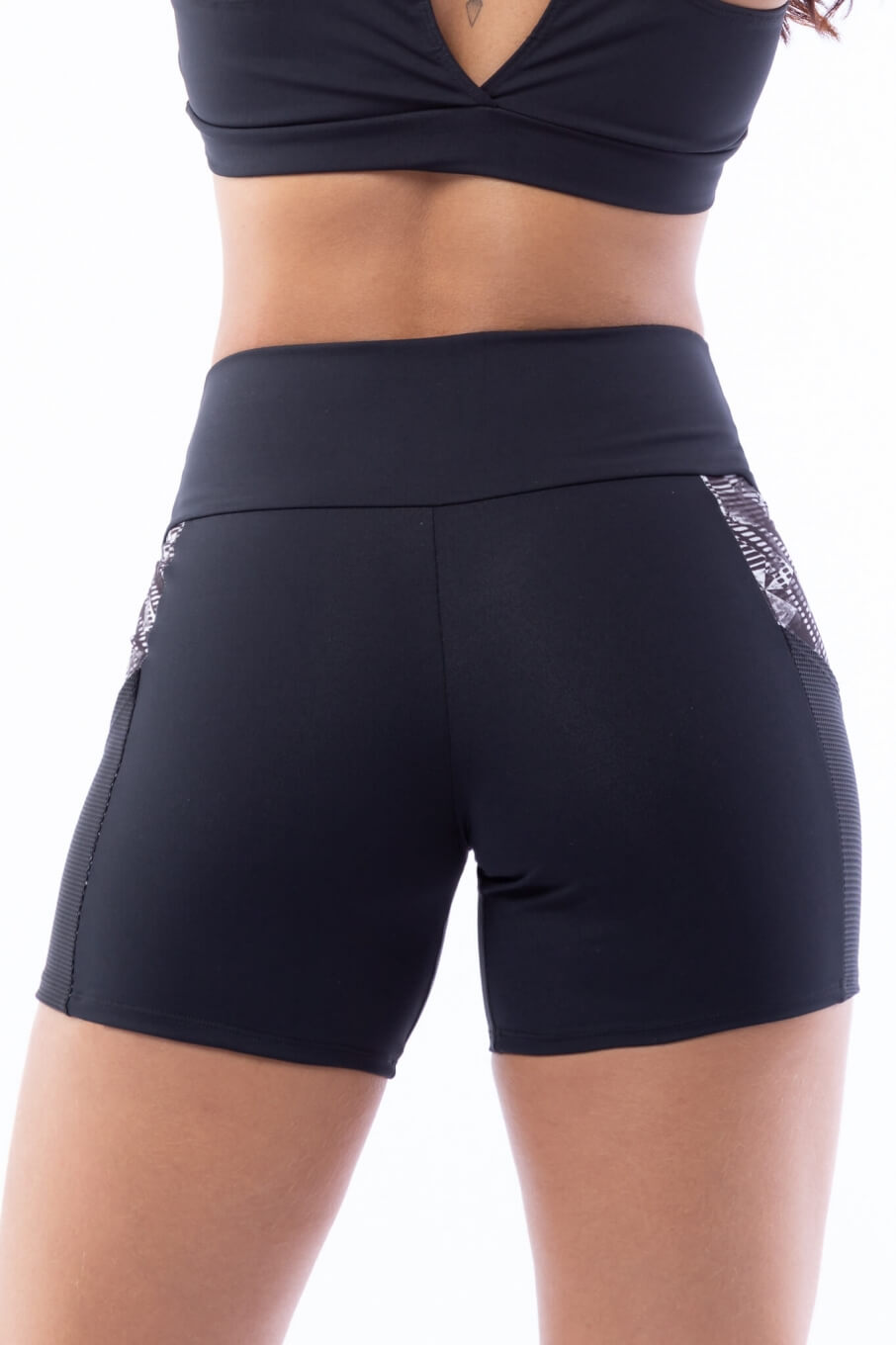 Short Poliamida Preto com Bolso em Tela