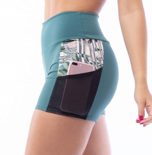 Short Poliamida Verde com Bolso em Tela