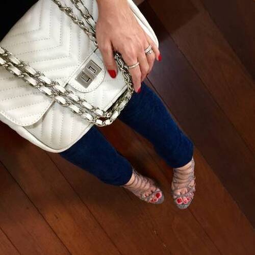 VERSALHES MÉDIA Bolsa de corrente em couro legítimo off-white matelassê chevron