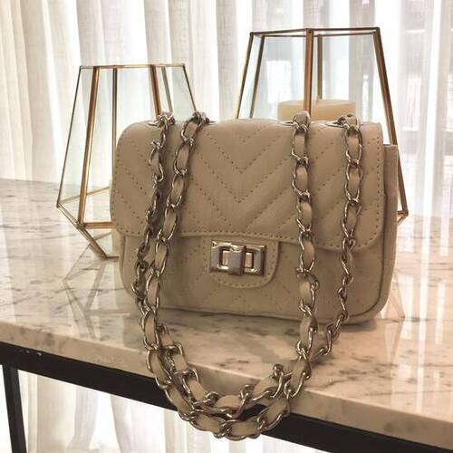 VERSALHES PEQUENA Bolsa de corrente em couro legítimo branca off-white matelassê chevron